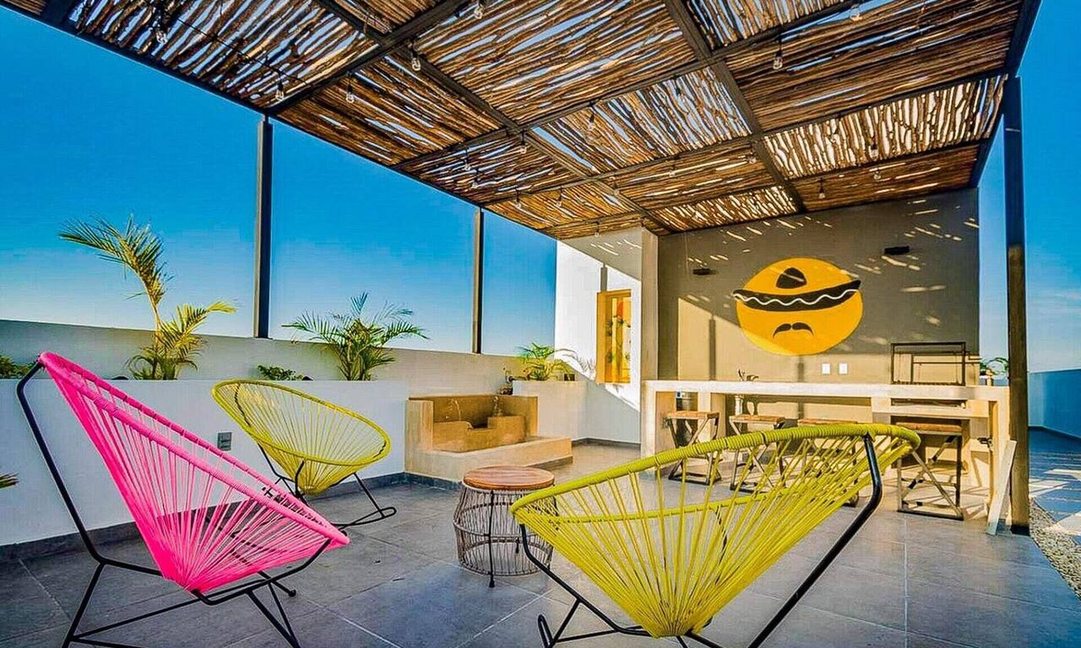 Zazil-ha Apartment | ~ Queen Studio PDC Oasis ~ POOL + ROOFTOP Lounge ~ Walk to 5ª Avenida & Best Pla