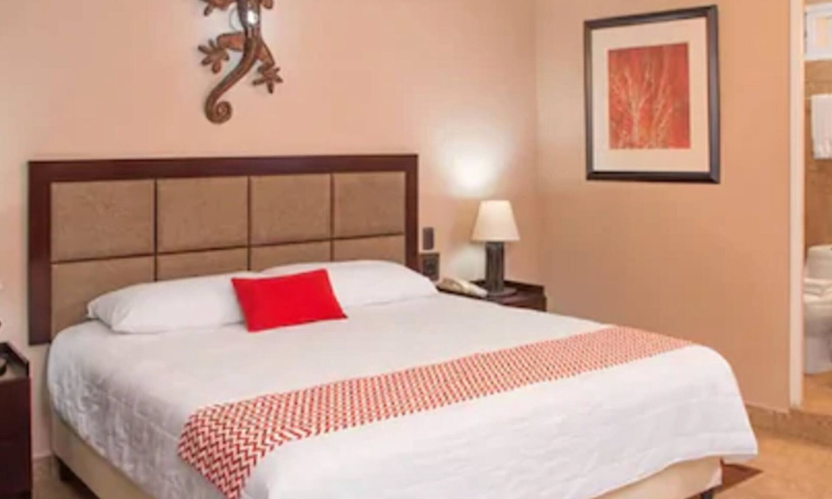 Flores Hotel | Ramada Tikal Isla De Flores Hotel
