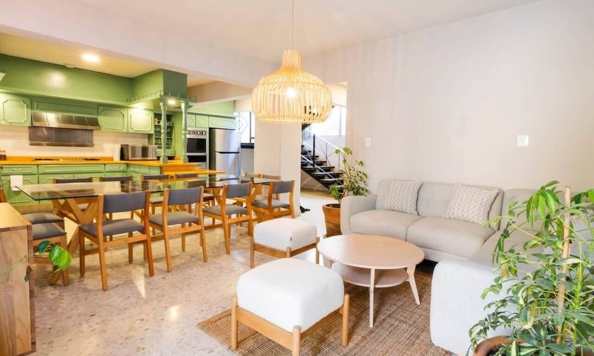 Luis Jimenez Figueroa House | Restored 4BR, Shared Pool & Gym — Historic Oaxaca, Sleeps 14