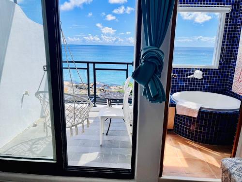 Rockhand Homestay | Sail Rock Beach