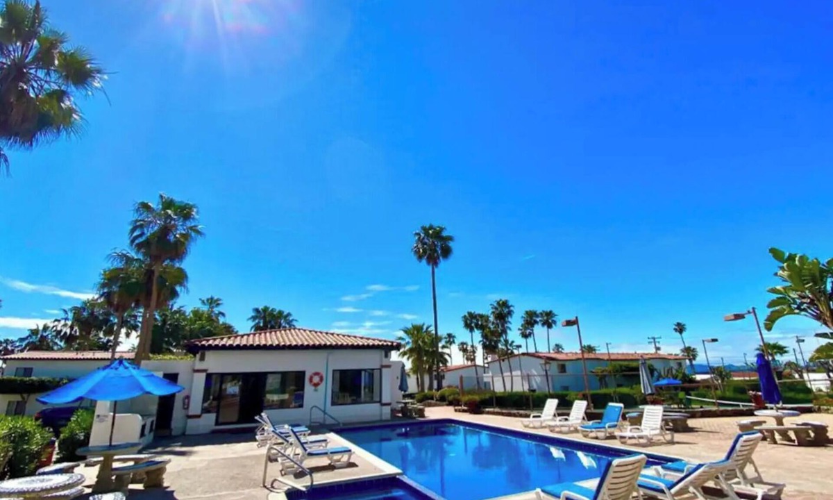 Rosarito Apartment | Rosarito getaway with jacuzzi & beach!