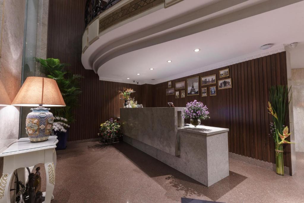 Little Japan Hotel | Roseland Corp Hotel
