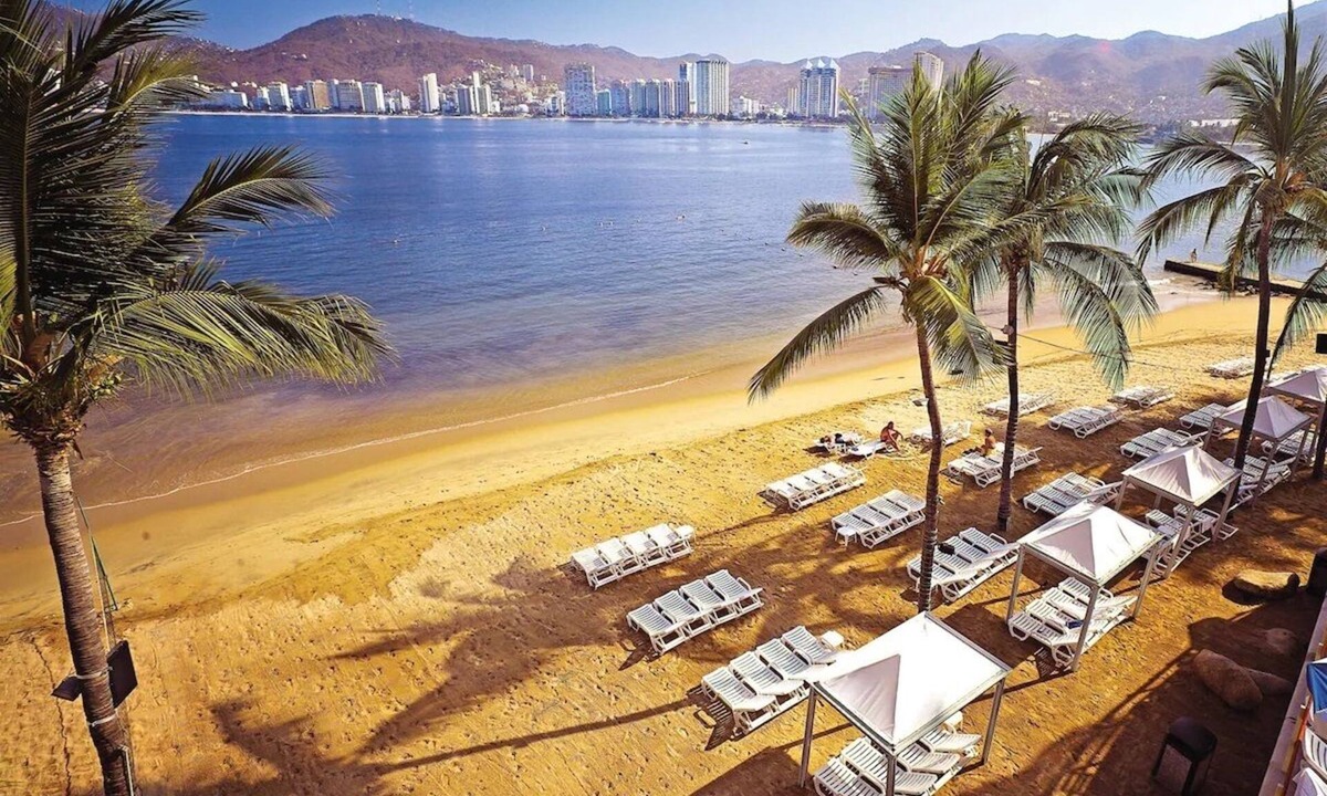 Playa Guitarron Hotel | Royal Club at Park Royal Beach Acapulco