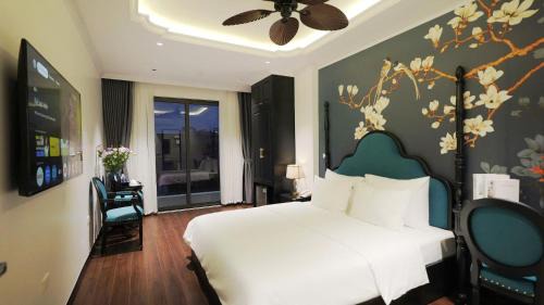 Tu Liem Hotel | Royal Hotel - Trinh Van Bo, Nam Tu Liem