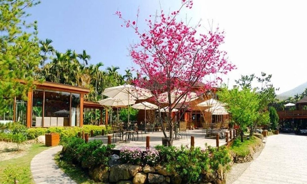 Lugu House | Sakura Villa
