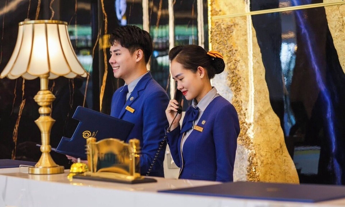 Bao Loc Hotel | SANDALS AQUILA