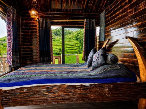Sa Pa House | SaPa Big Tree Hmong Homestay