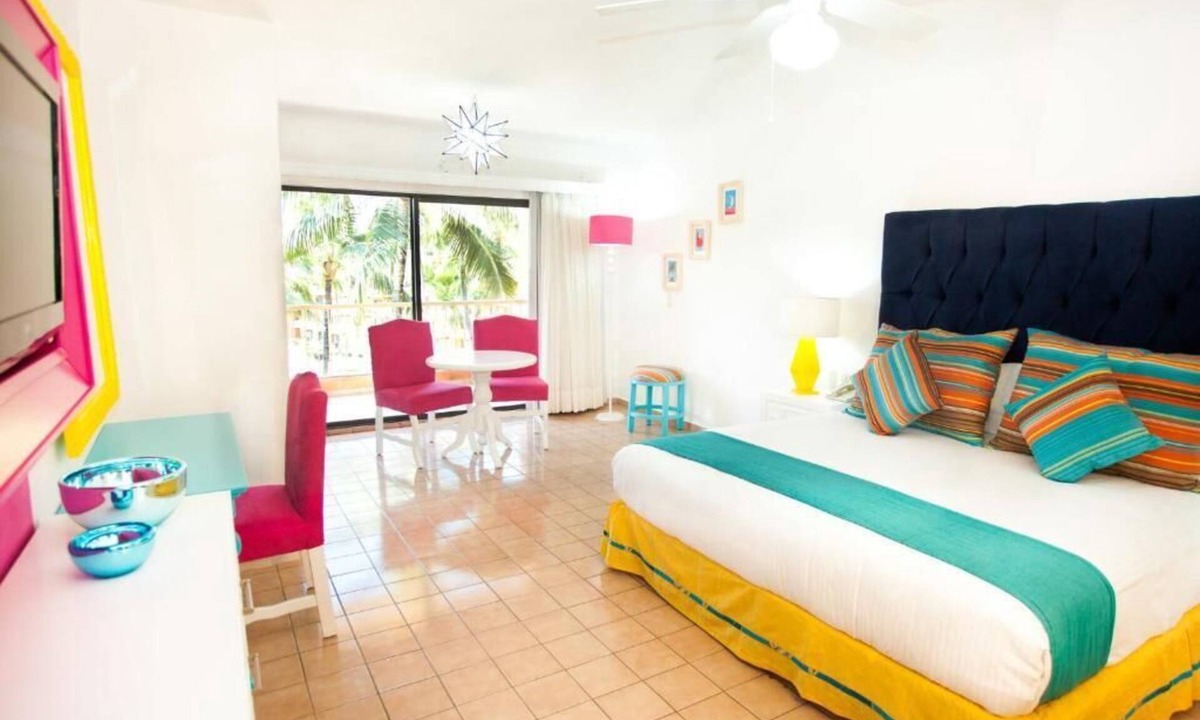 North Hotel Zone Hotel | Seaside Bliss Awaits–One Bedroom Suite:Villa del Palmar Puerto Vallarta Resort