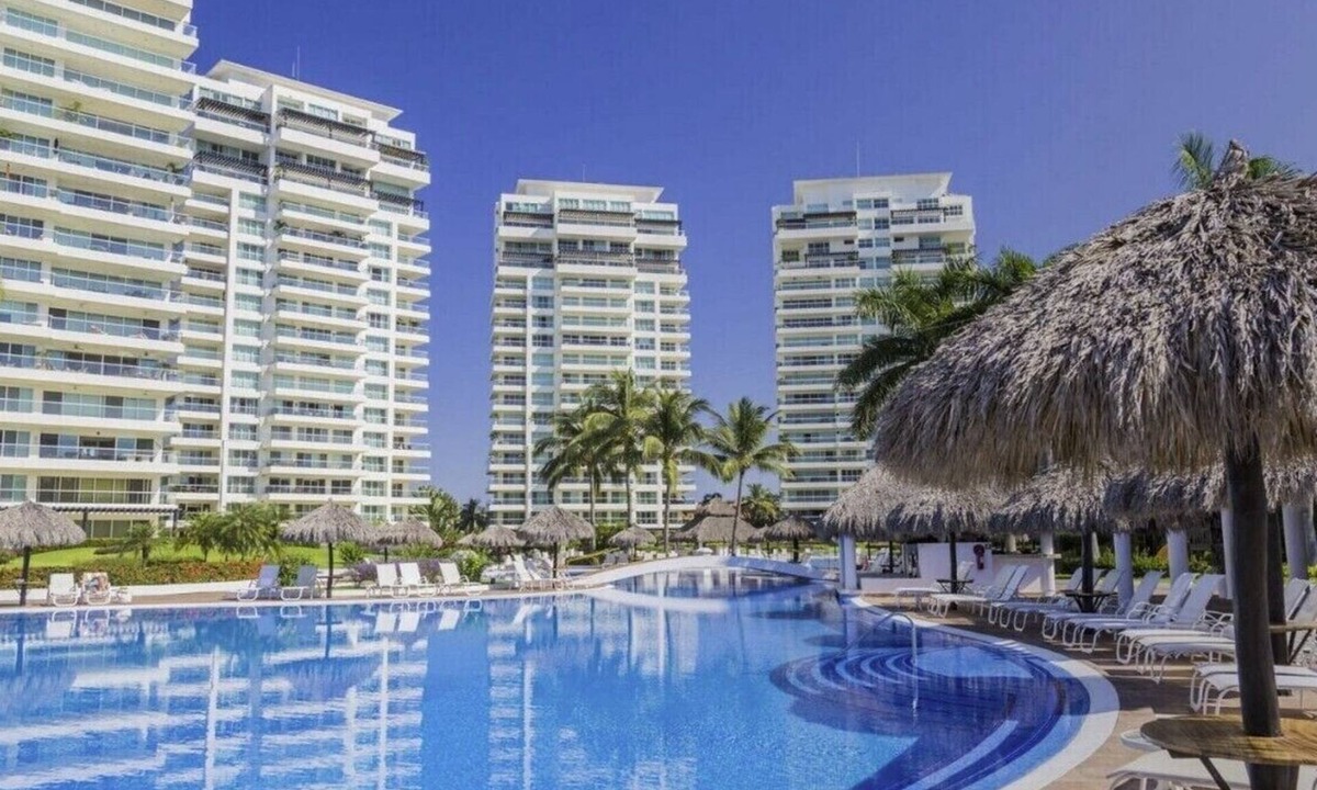 Marina Vallarta Condo | Shangri-La: Stunning Views in a Luxury Setting