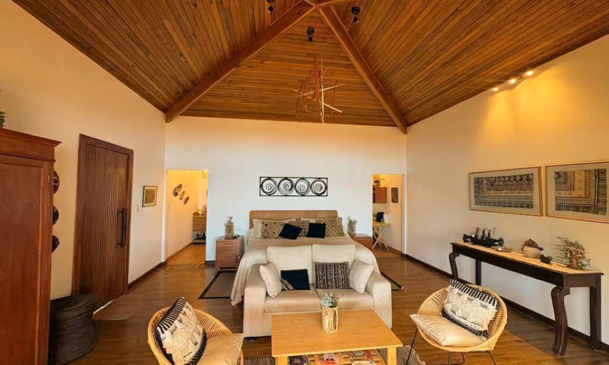 Pasajcap House | “Six Volcanoes”: cabaña con vista impresionante junto al lago