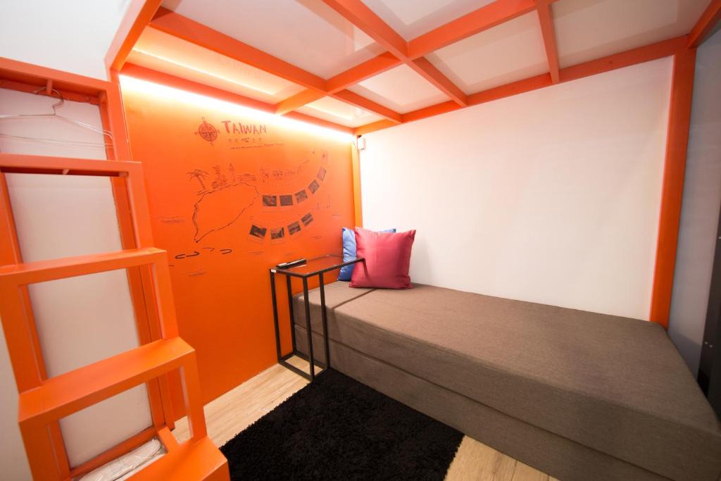 Zhongzheng Hostel | SleepBox Hostel