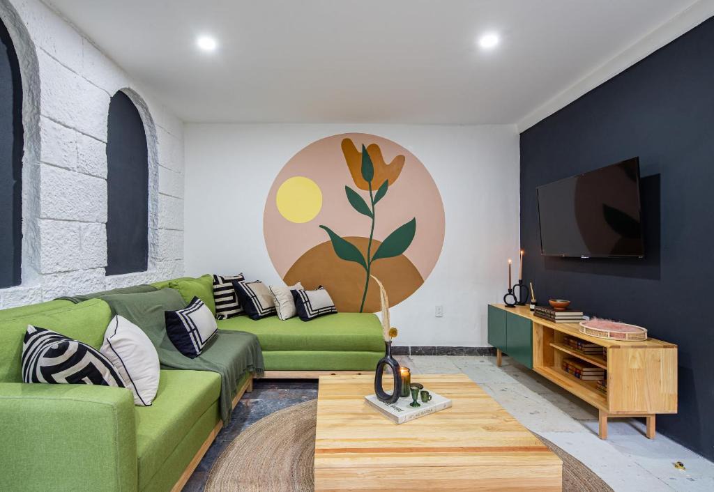 Oaxaca Hotel | Sleeps 9, Outdoor Space, PingPong Table, in Villa