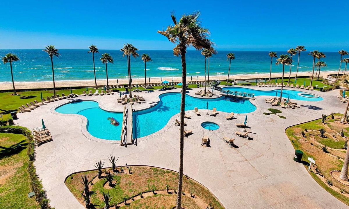 Sandy Beach Condo | Sonoran Spa E410 - 3 BR Next to the Pool, High Speed Wi-Fi - Beachfront Upper Floor Luxury Condo