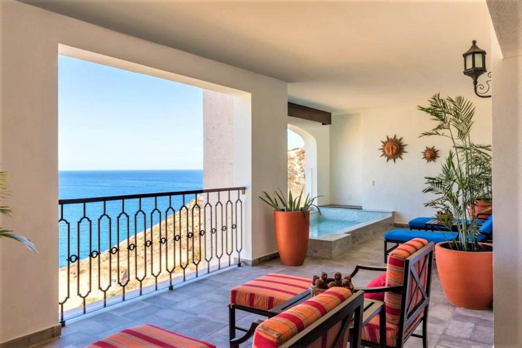 Cabo Bello Apartment | Spacious 3 Bedroom with Plunge Pool in Cabo