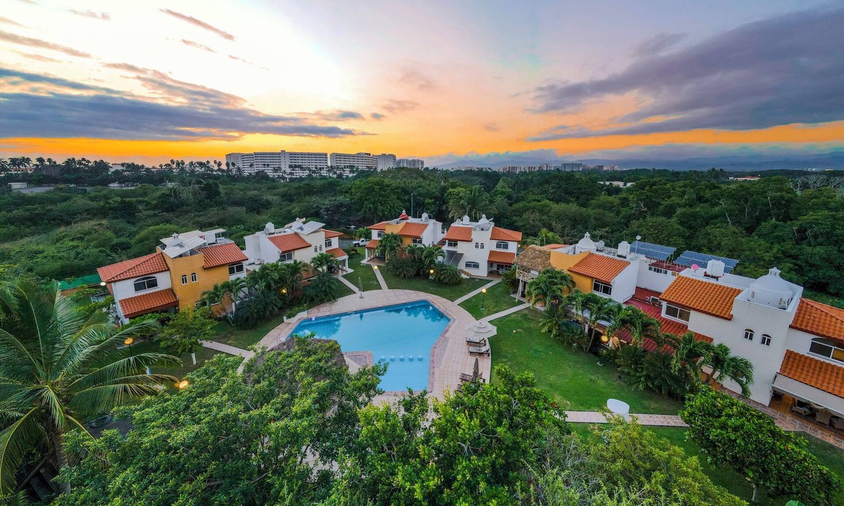 Nuevo Vallarta House | Spacious 4 bedroom house in enchanting Nuevo Vallarta with pool, nearby beach