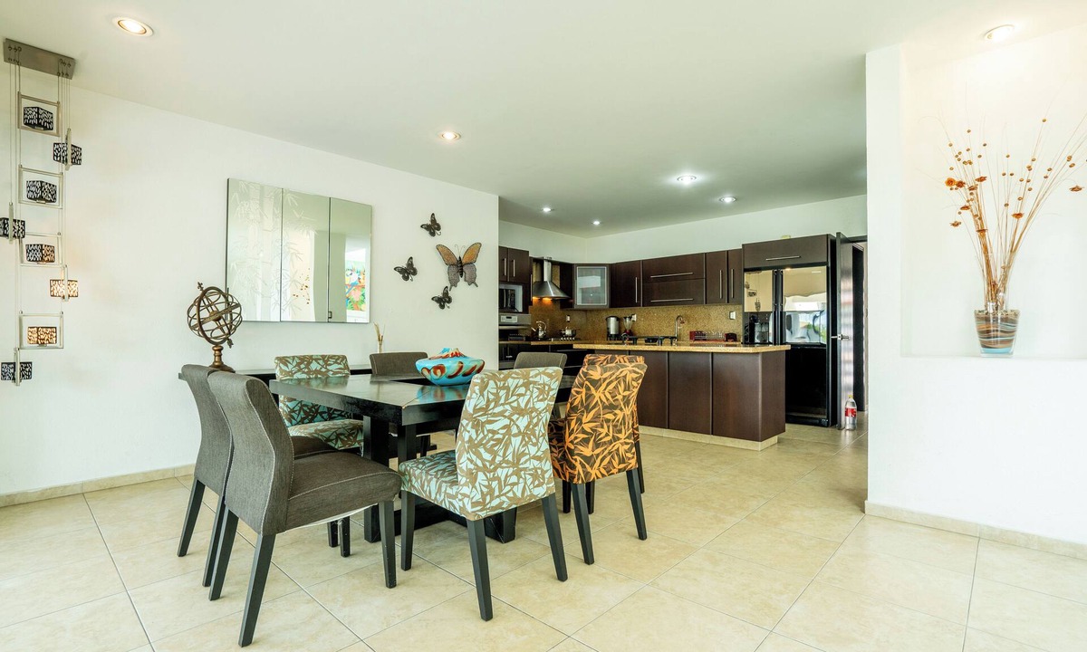 Lomas de Cocoyoc House | Spacious 5 Bedroom Oasis with Pool & BBQ