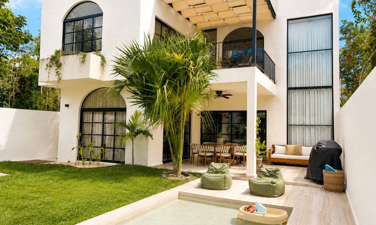 Playa del Carmen House | Spacious and luxurious 4-bedroom house Playa del Carmen with AC
