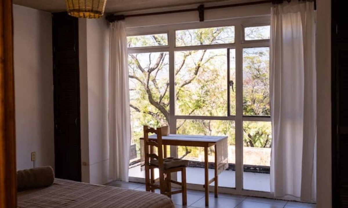 Santa Cruz Xoxocotlan House | Spacious artsy home with fast WiFi