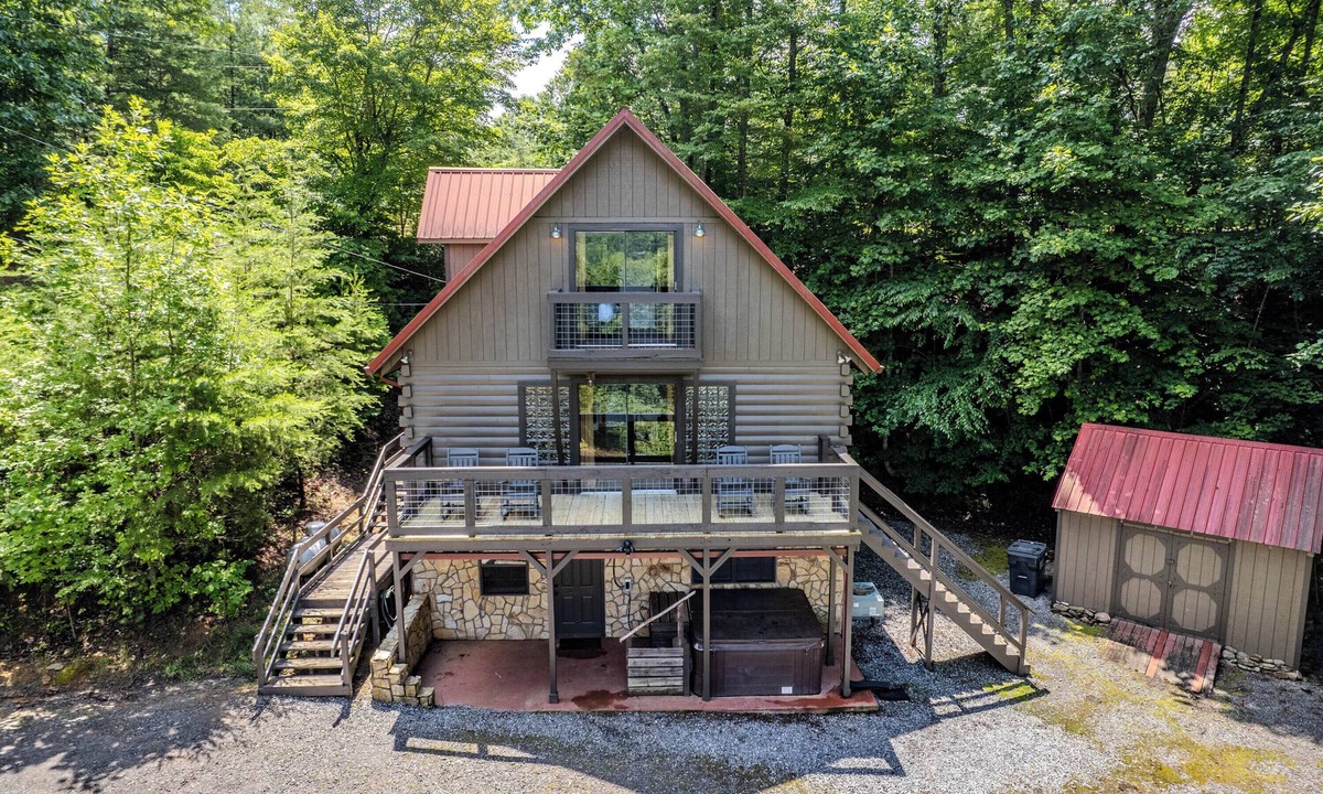 Cherokee Cabin | Spacious Cabin w/Hot Tub & Spectacular Valley Views | Near Bryson & Cherokee