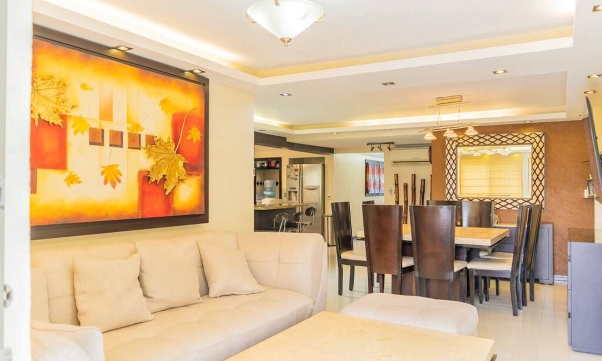 Chapalita Apartment | Spacious family apartment near Expo GDL, 15 minutes from AKRON stadium.