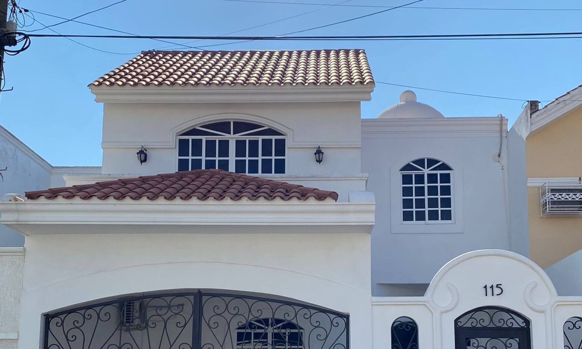 Lomas de Mazatlan House | Spacious House with Private Pool and Barbecue 1 Minute from the Malecon
