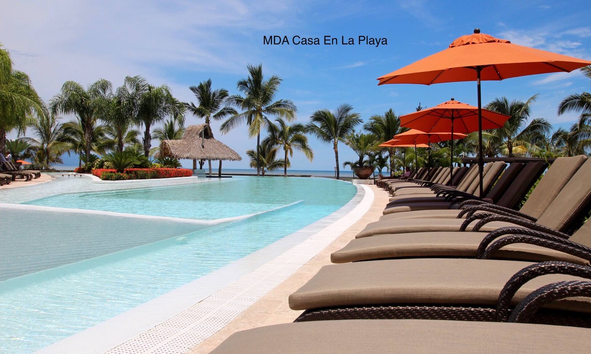 Emiliano Zapata Condo | SPECTACULAR OCEANSIDE 3200 sqft 3Bed/3Bath (6ppl K/K/Q) w 100M Infinity Pool