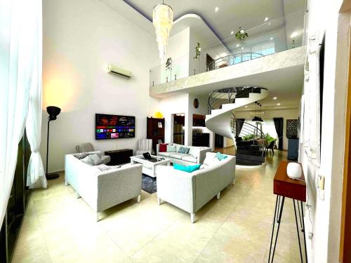 Ejidal Villa | Spectacular Private House