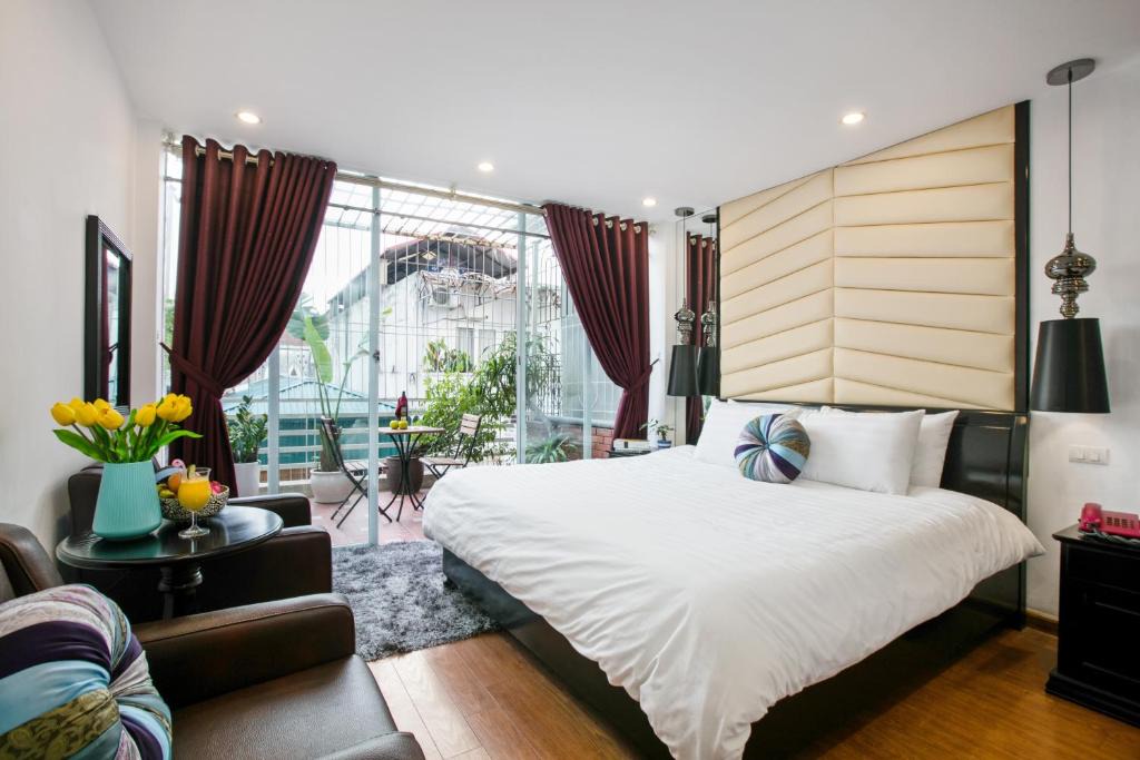 Hang Trong Hotel | Splendid Holiday Hotel