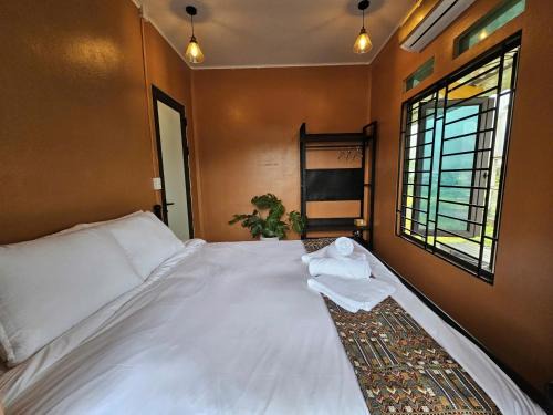 Yen Minh Hostel | Stay HostelandBar