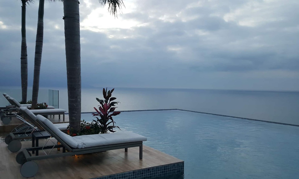 Amapas Condo | Stunning 3,100 Sf Ultra Luxury Beach-Front Condo, Corner Unit 4G Casa RonCarlo