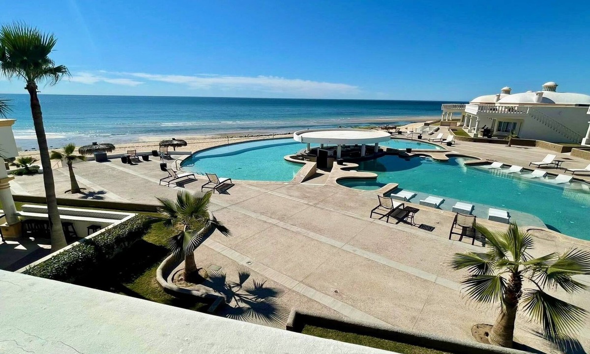 Sandy Beach Villa | Stunning 4 Bedroom Beach Villa on Sandy Beach at Las Palmas Beachfront Resort V6 4 Villa by Redawning