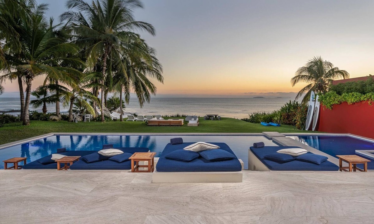 Punta de Mita Villa | Stunning 5-Bd Beachfront Villa, Golf, Spa & Beach Club — Chef & Butler Incl.