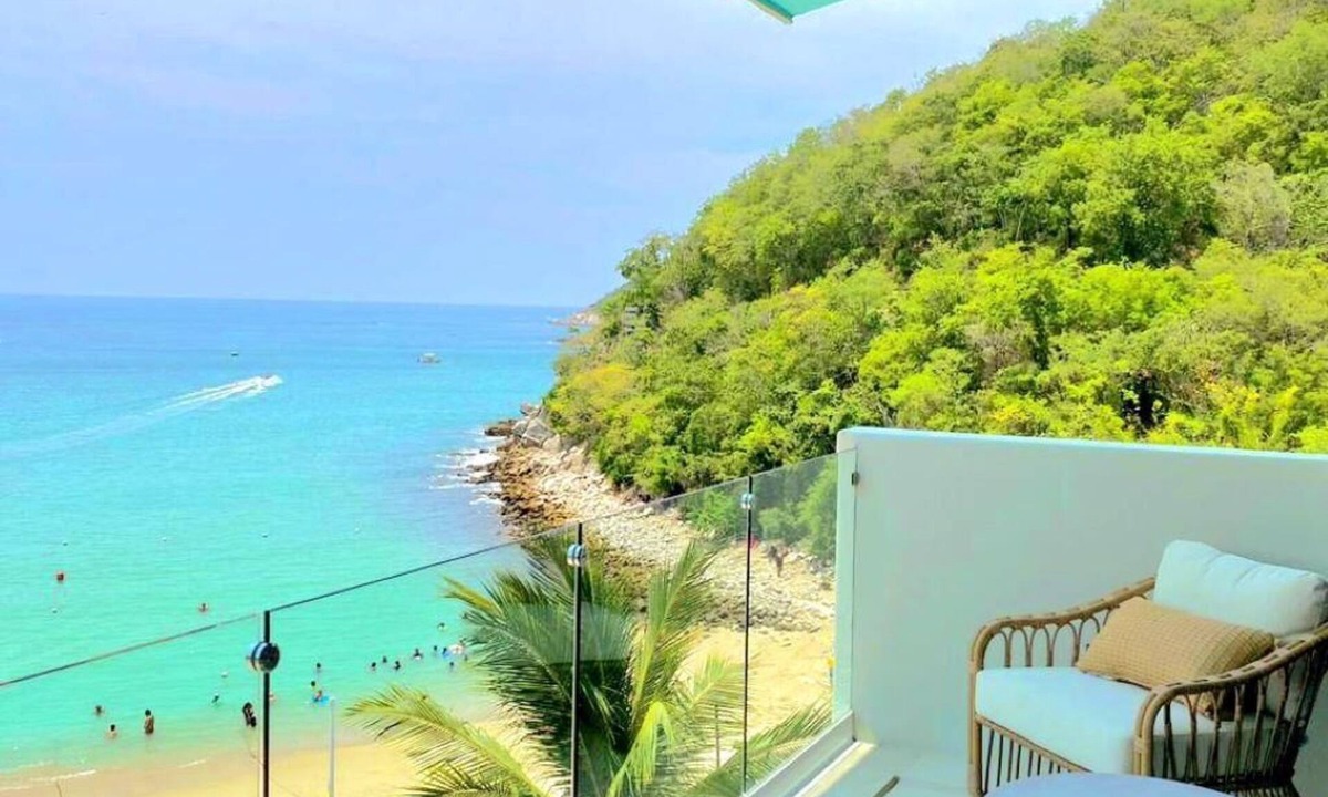 Santa Maria Huatulco Condo | Stunning Beachfront Property