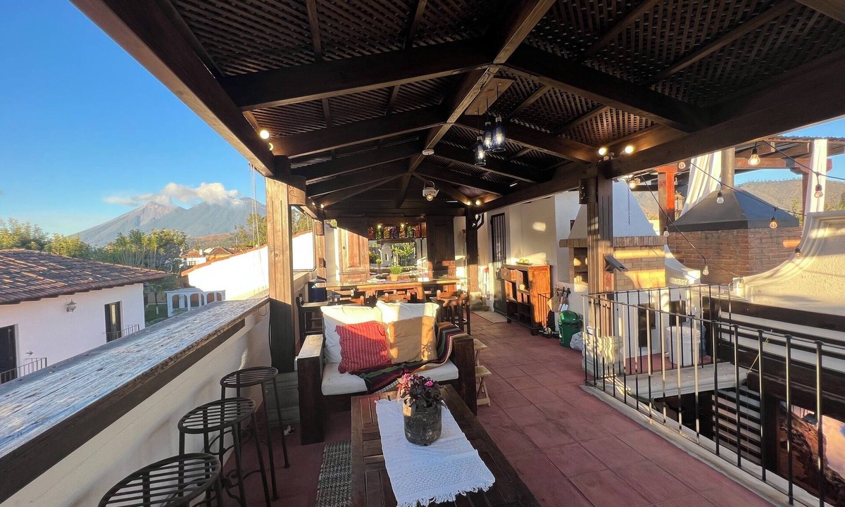 Antigua Guatemala House | Stunning Casa Bella Vista Antigua downtown , 1 to 12 🙋AC, Wifi, lux rooftop Deck
