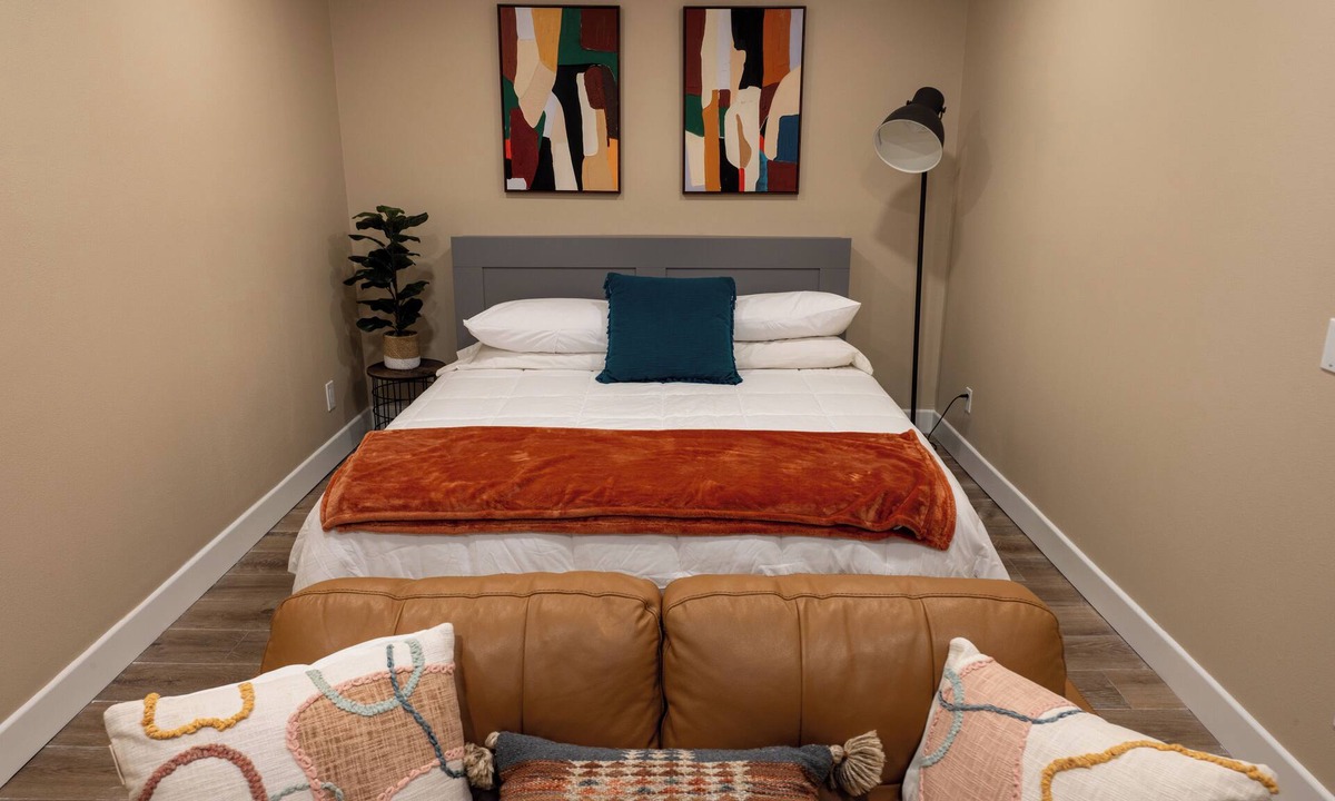 Weslaco House | Stunning Pet Friendly House with King Bed and Texas Size Backyard in Weslaco