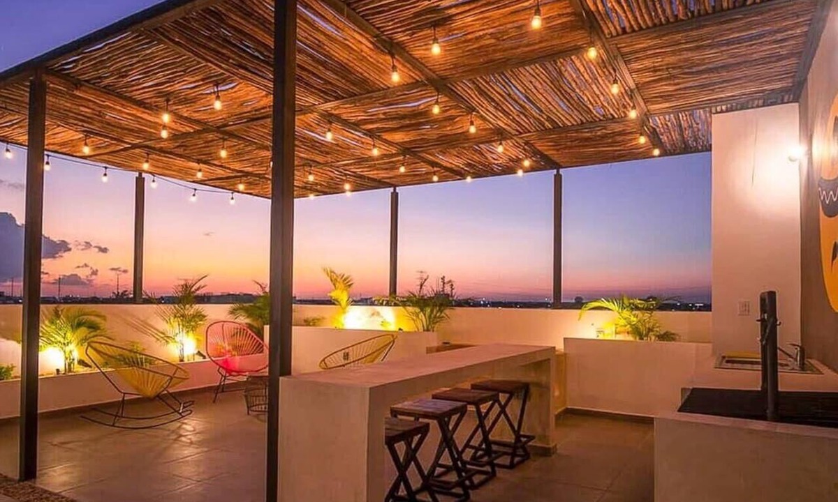 Zazil-ha Apartment | Stylish Condo - Pool + Rooftop - Walk to 5th Ave