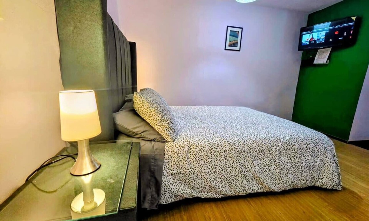 Portales House | Suite Verde amplia, cómoda, confortable y centrica