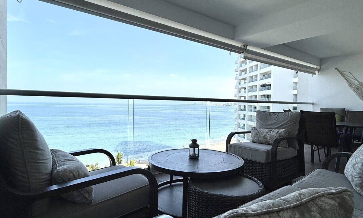 Las Glorias Apartment | Sun, Sand & Breakfast! 2BR Beachfront Gem