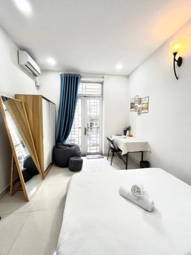 Thao Dien Apartment | Sunlit Perch in Thao Dien R03