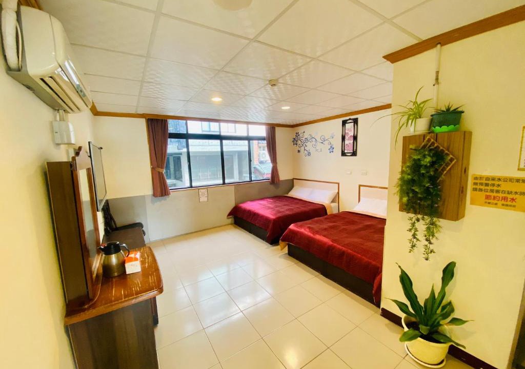 Yuchi Hostel | sunmoonlake sunflower house