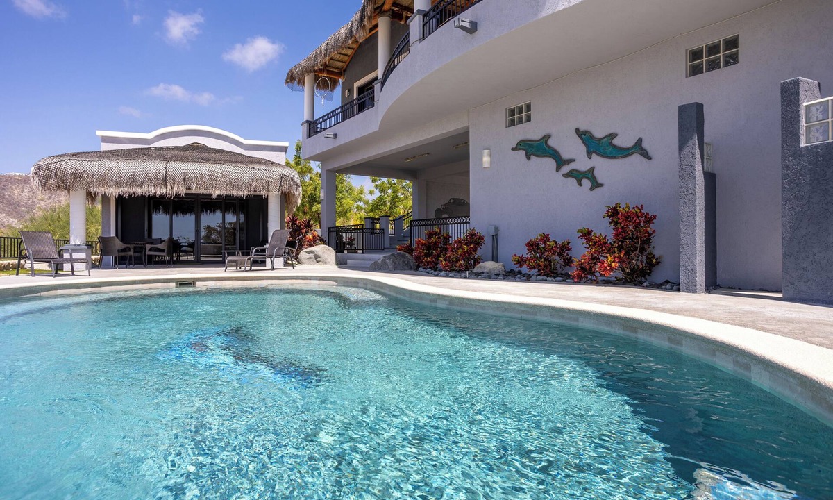 Los Barriles Apartment | Sunny Poolside Escape Near the Beach