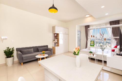 District 7 Apartment | Sunrise City View - Daylight Homestay