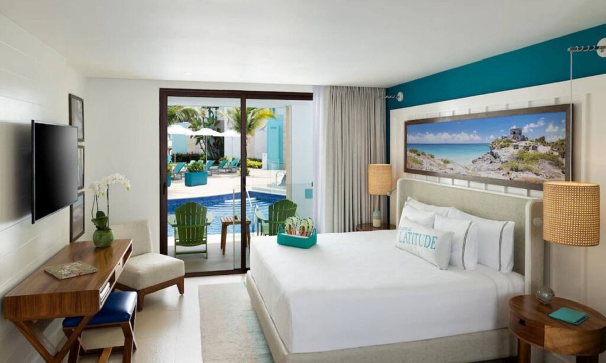 Puerto Morelos Apartment | Swim-up Luxury Suite: A Caribbean Retreat, ALL-INCLUSIVE WITH PREMIUM BENEFITS