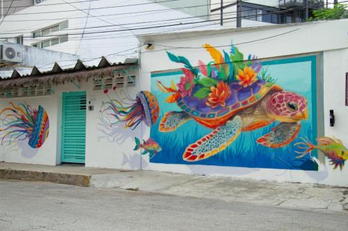 Downtown Cancun Hostel | The Boat House Cancun