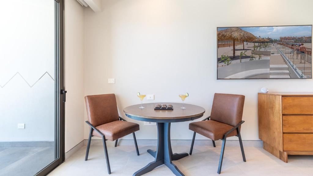 Ferrocarrilera House | The Grand Horizon Élite - 4BR/4BA Beachfront Condo