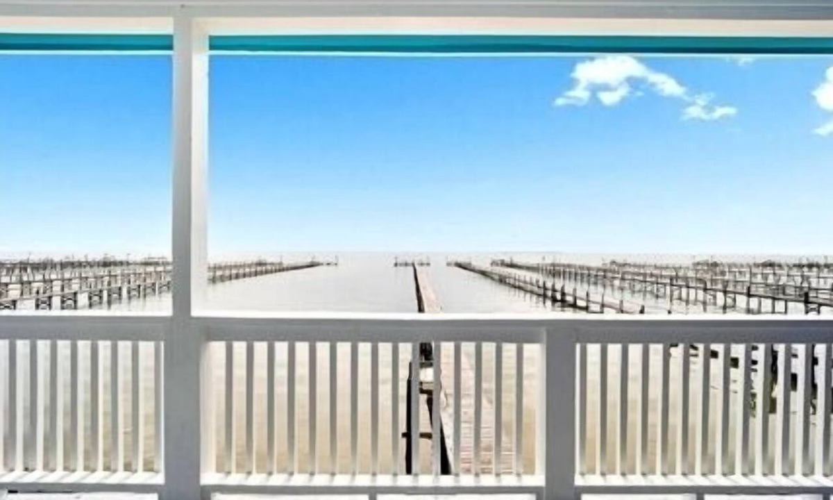 Port Mansfield House | The Miller Home. Four Bedroom, Four Bath. Private Fishing Pier.