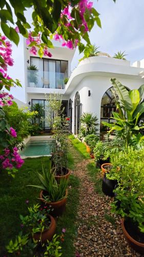 Dong Hoa House | The White House