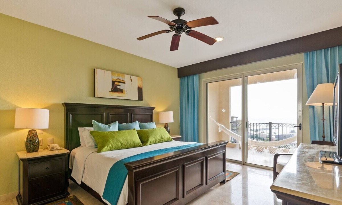 Playa Mujeres Hotel | This One Bedroom Suite will infuse your stay with luxuriant atmosphere