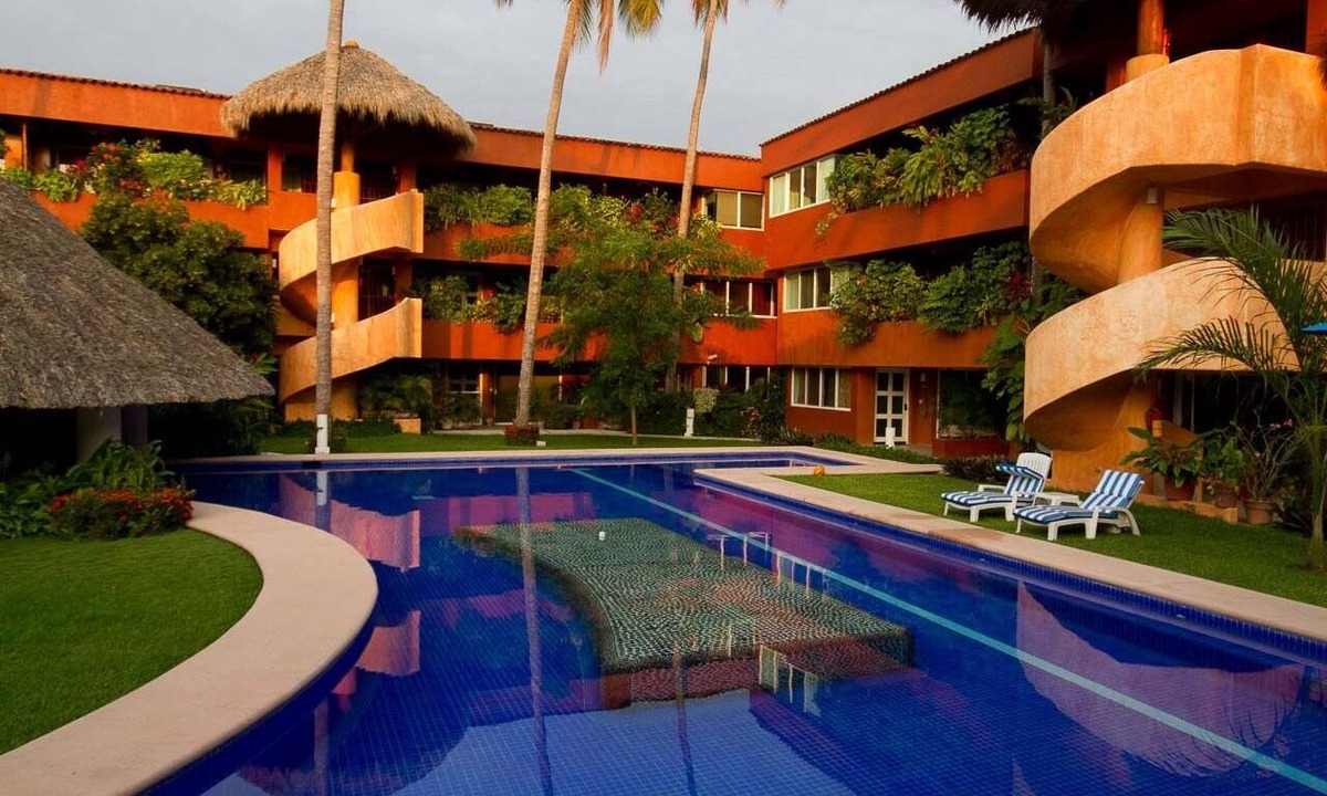 Zihuatanejo Condo | Three Minutes From the Warm Sands of Spectacular Playa La Ropa!