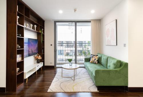 Hoang Mai Apartment | Times City - Luxury 4BR Pool View